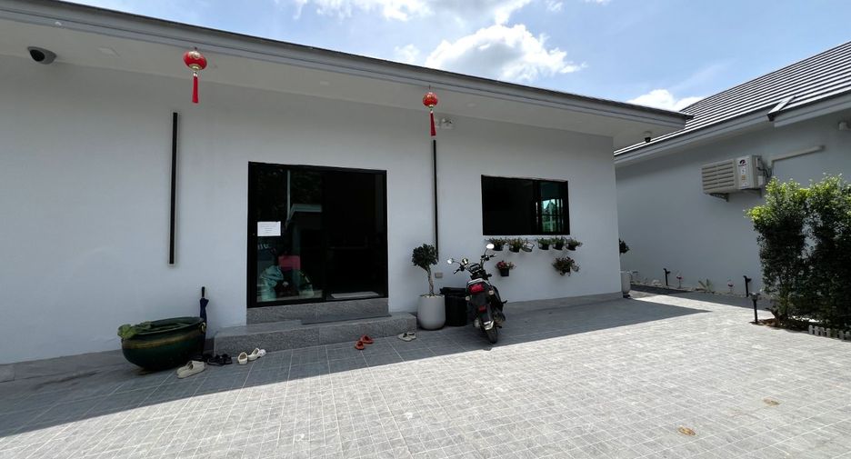 For sale 12 bedrooms retail Space in Mueang Krabi, Krabi