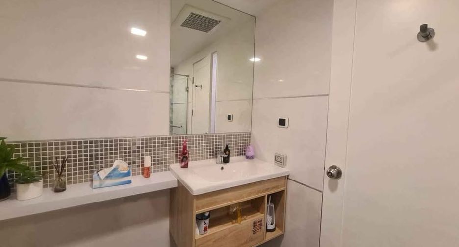 For sale 2 bedrooms condo in Khlong Toei, Bangkok