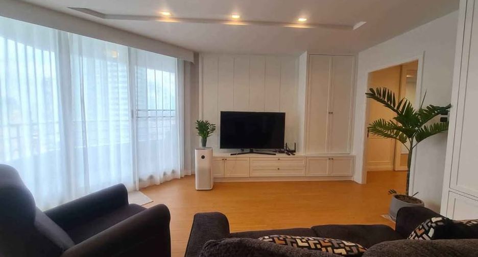 For sale 2 bedrooms condo in Khlong Toei, Bangkok
