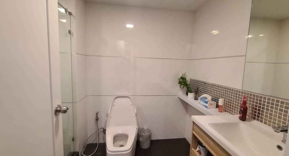 For sale 2 bedrooms condo in Khlong Toei, Bangkok