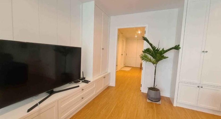 For sale 2 bedrooms condo in Khlong Toei, Bangkok