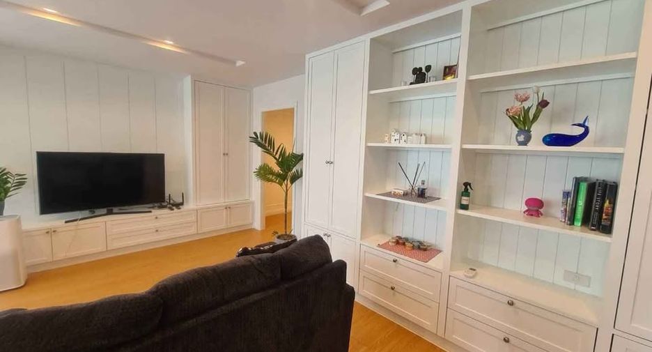For sale 2 bedrooms condo in Khlong Toei, Bangkok