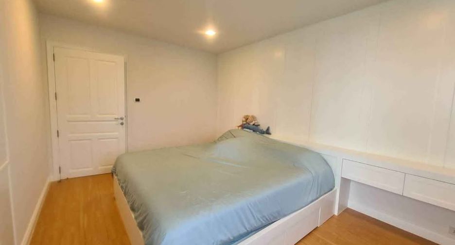 For sale 2 bedrooms condo in Khlong Toei, Bangkok
