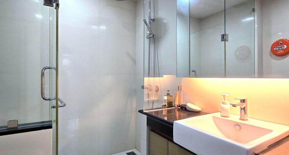 For rent 1 bed condo in Pathum Wan, Bangkok