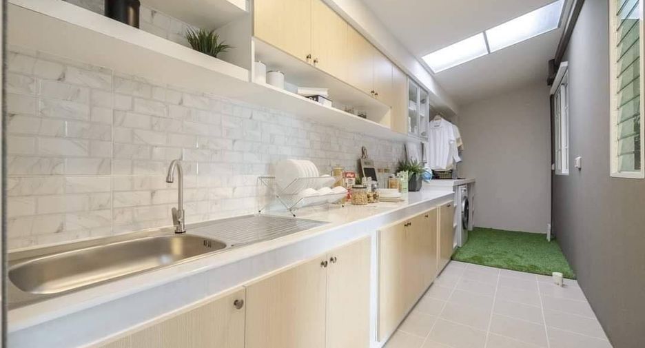 Casa adosada en venta de 4 habitaciones en Huay Yai, Pattaya