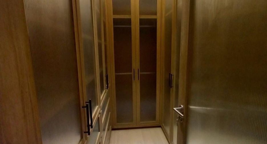 Condo en alquiler de 2 habitaciones en Yan Nawa, Bangkok