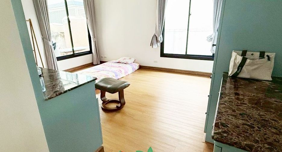 For sale 4 bedrooms house in Thanyaburi, Pathum Thani