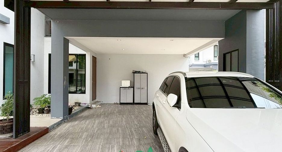 For sale 4 bedrooms house in Thanyaburi, Pathum Thani