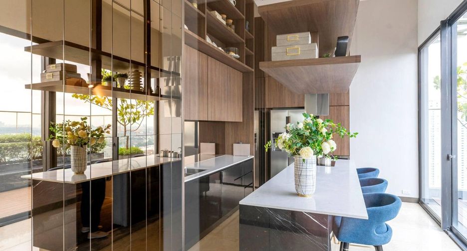 Condo en alquiler de 2 habitaciones en Khlong Toei, Bangkok