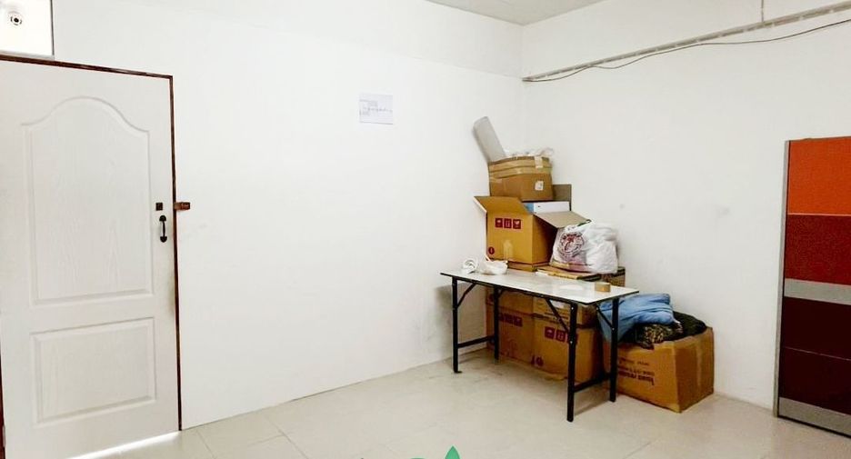 Local comercial en venta de 4 habitaciones en Lam Luk Ka, Pathum Thani