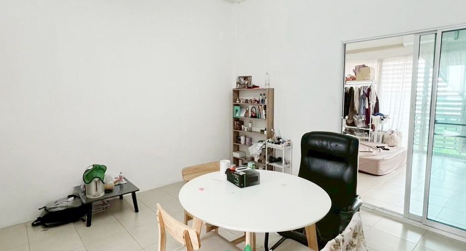 Local comercial en venta de 4 habitaciones en Lam Luk Ka, Pathum Thani