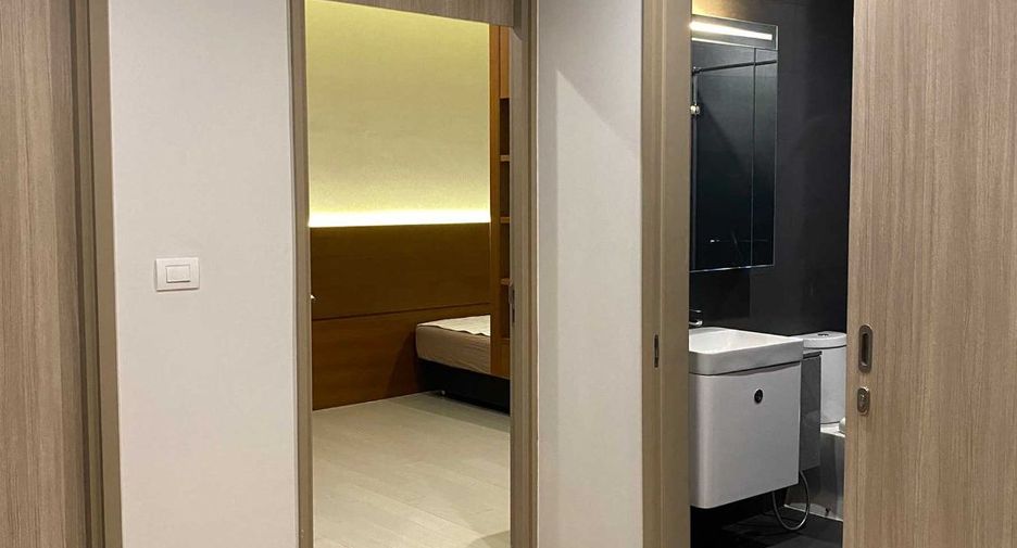 For rent 2 bedrooms condo in Pathum Wan, Bangkok