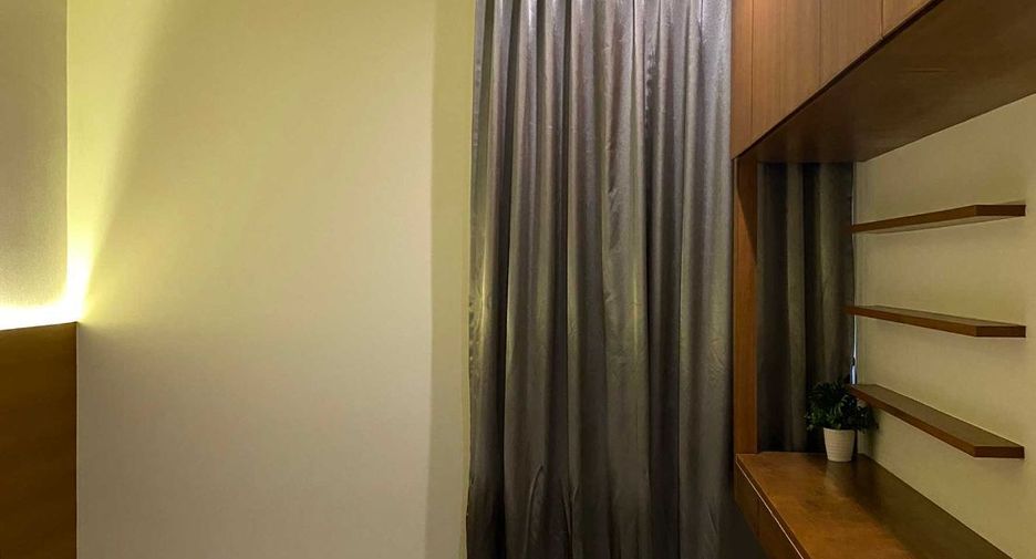 For rent 2 bedrooms condo in Pathum Wan, Bangkok
