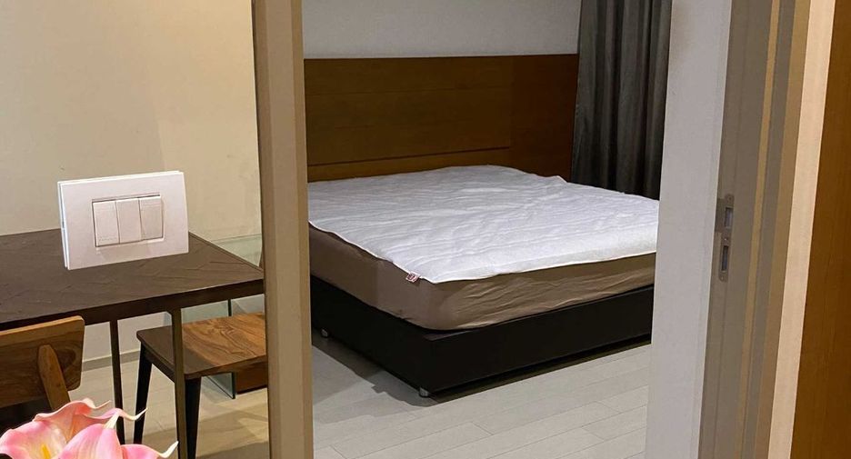 For rent 2 bedrooms condo in Pathum Wan, Bangkok