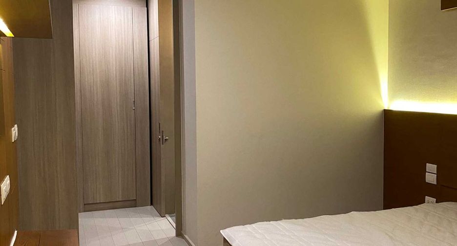 For rent 2 bedrooms condo in Pathum Wan, Bangkok