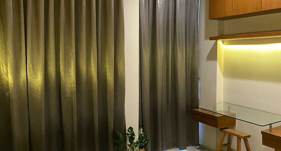 For rent 2 bedrooms condo in Pathum Wan, Bangkok
