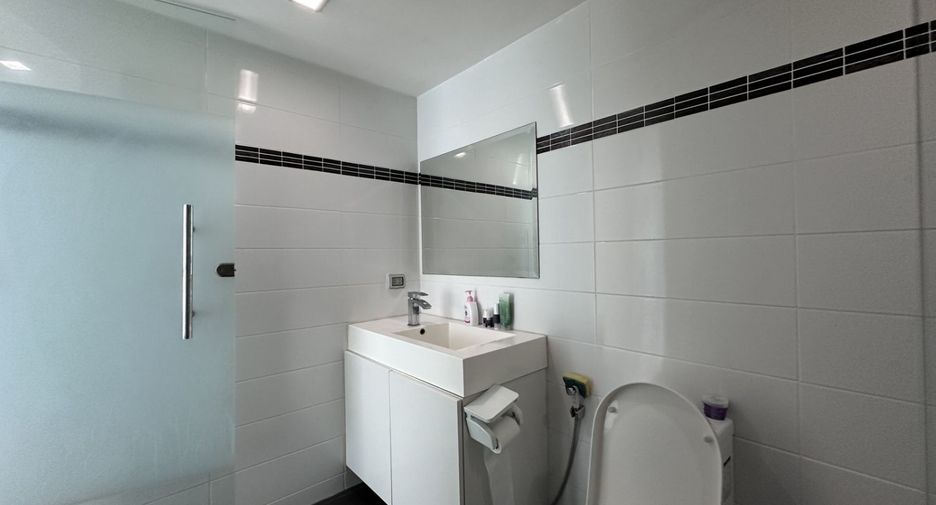For rent and for sale 2 bedrooms condo in Bang Lamung, Chonburi