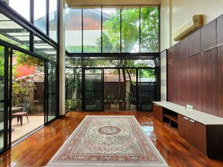 Casa adosada en alquiler de 3 habitaciones en Khlong Toei, Bangkok
