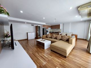 For rent 2 bed serviced apartment in Khlong Toei, Bangkok