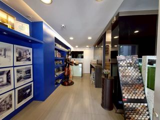 For sale 4 Beds retail Space in Yan Nawa, Bangkok