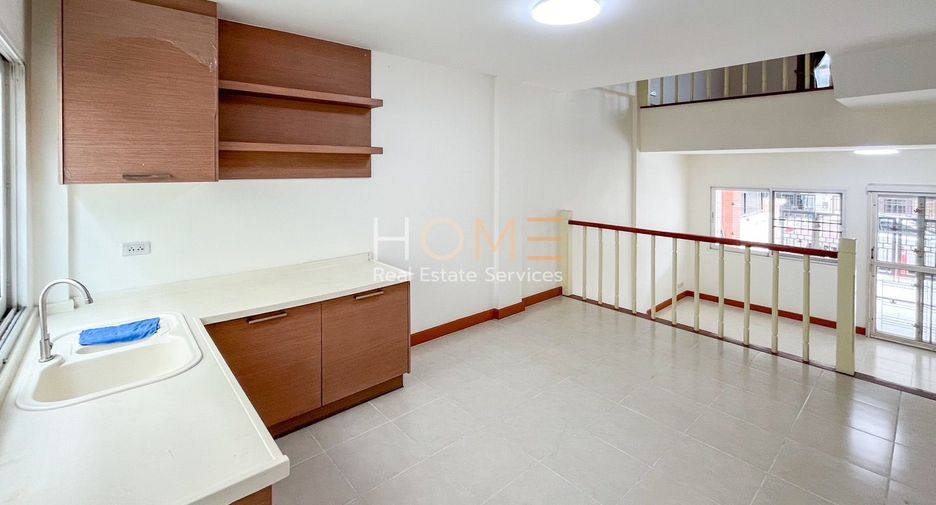 For sale 3 bedrooms townhouse in Bueng Kum, Bangkok