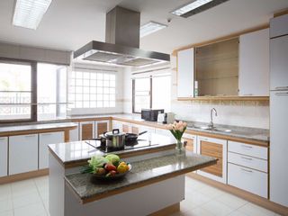 For rent 4 bed serviced apartment in Watthana, Bangkok