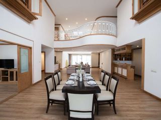 For rent 4 bed serviced apartment in Watthana, Bangkok