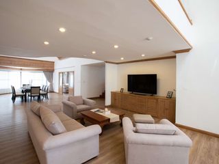 For rent 4 bed serviced apartment in Watthana, Bangkok
