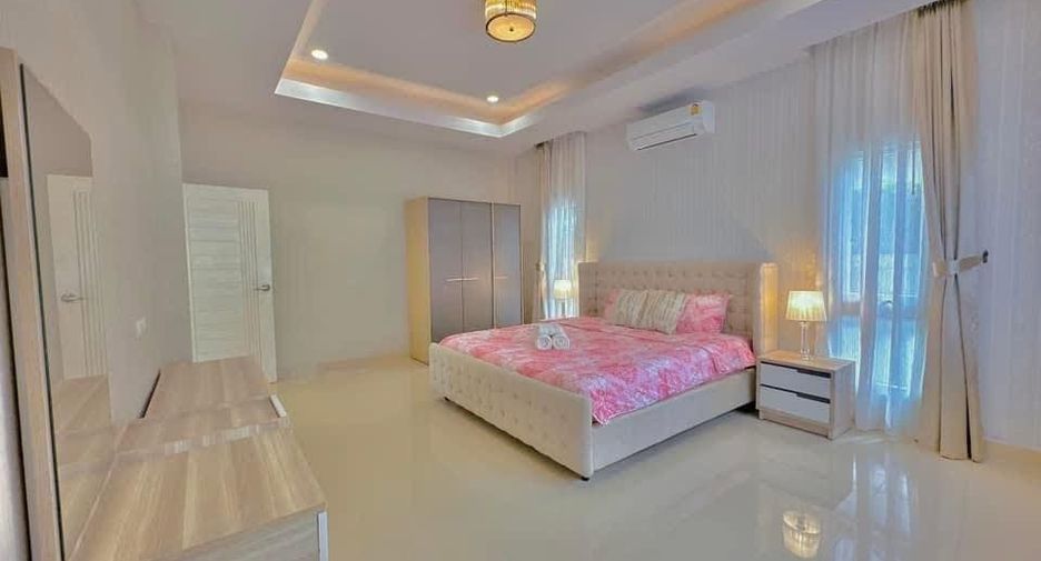 For sale 4 bedrooms house in Bang Lamung, Chonburi