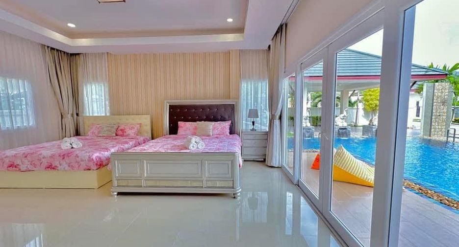 For sale 4 bedrooms house in Bang Lamung, Chonburi