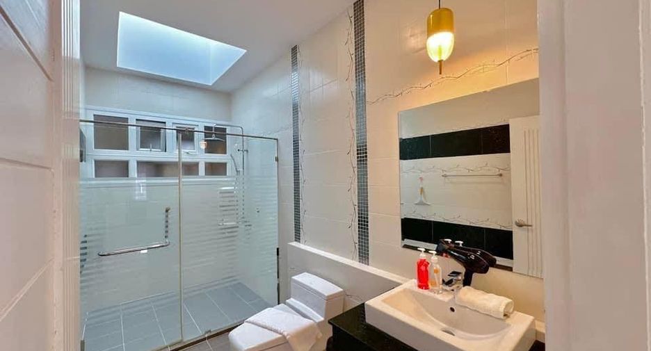 For sale 4 bedrooms house in Bang Lamung, Chonburi