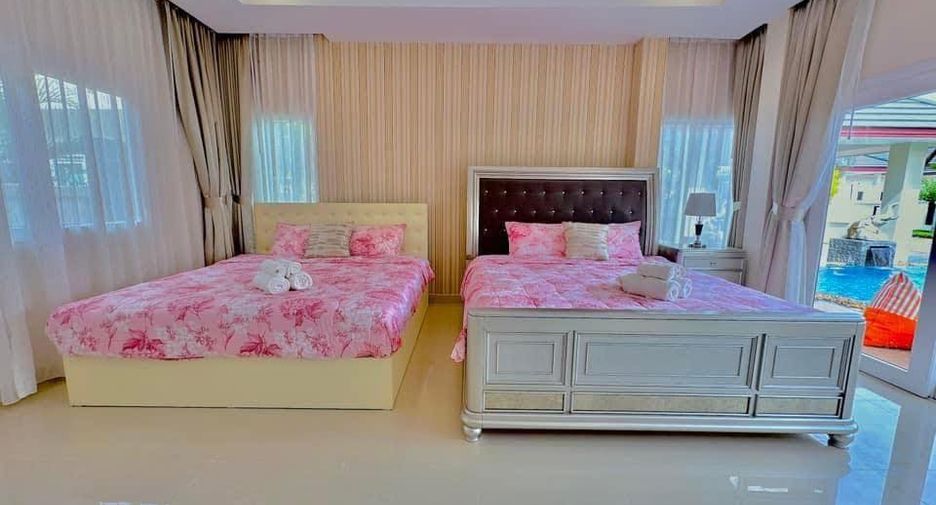 For sale 4 bedrooms house in Bang Lamung, Chonburi