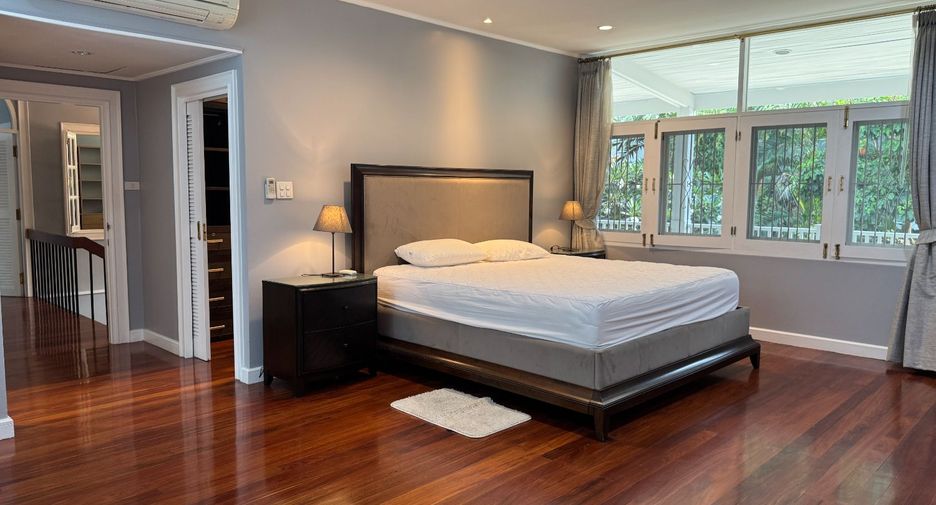 For rent 4 bedrooms house in Ratchathewi, Bangkok
