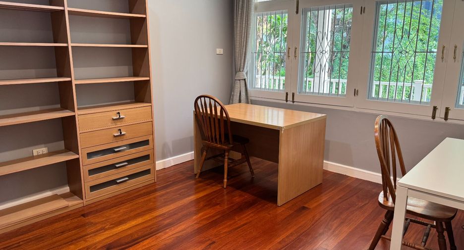 For rent 4 bedrooms house in Ratchathewi, Bangkok