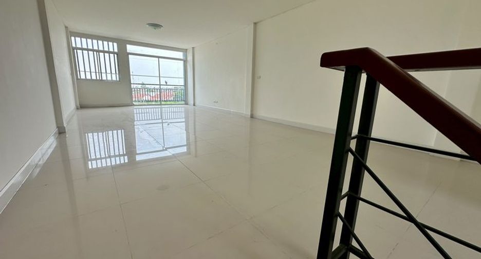 For rent retail Space in Si Racha, Chonburi