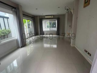 À louer 4 chambres maison à Bang Yai, Nonthaburi