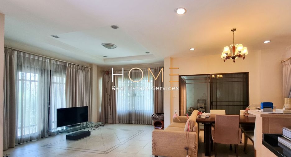 For sale 4 bedrooms house in Khan Na Yao, Bangkok