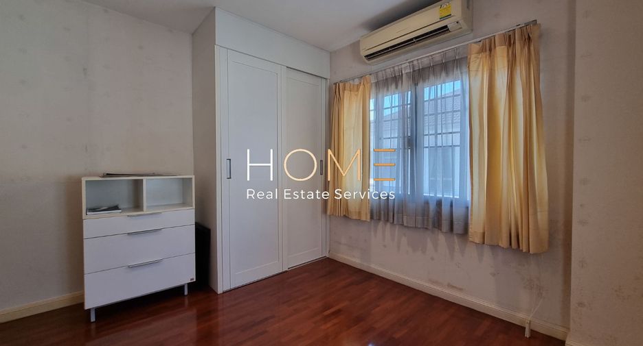 For sale 4 bedrooms house in Khan Na Yao, Bangkok
