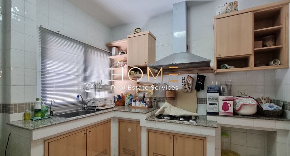 For sale 4 bedrooms house in Khan Na Yao, Bangkok