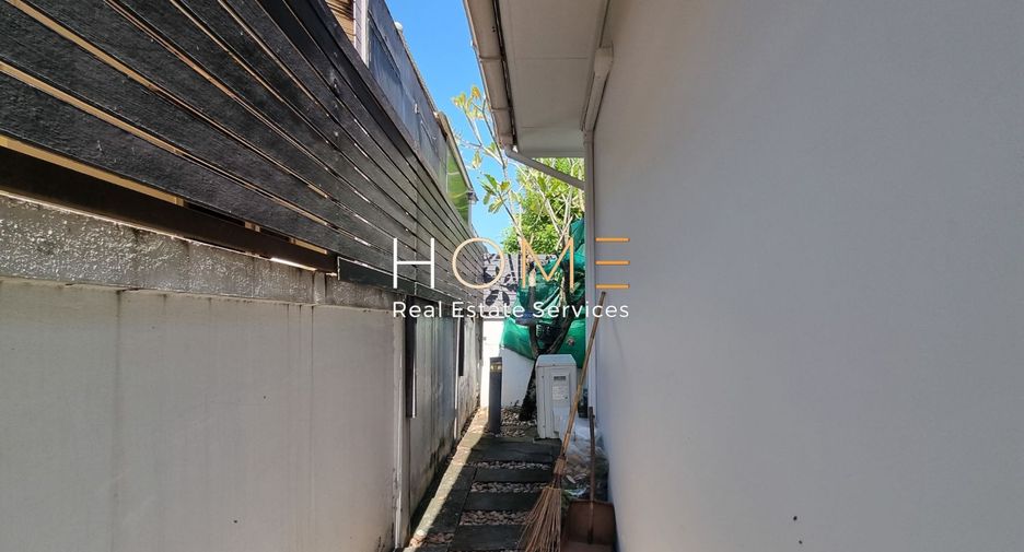 For sale 4 bedrooms house in Khan Na Yao, Bangkok
