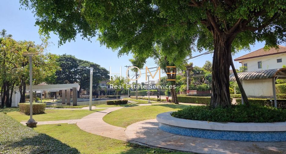 For sale 4 bedrooms house in Khan Na Yao, Bangkok