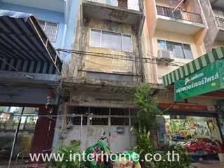 For sale 3 Beds retail Space in Khan Na Yao, Bangkok