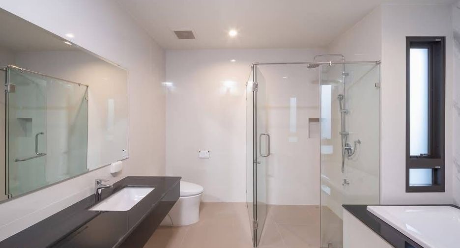 For rent and for sale 4 bedrooms villa in Mueang Chiang Mai, Chiang Mai