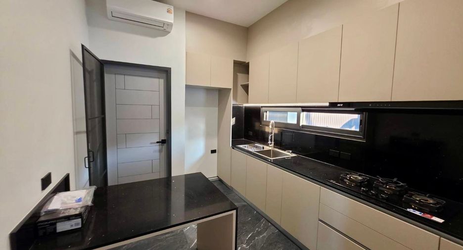 Casa en venta de 6 habitaciones en Suan Luang, Bangkok