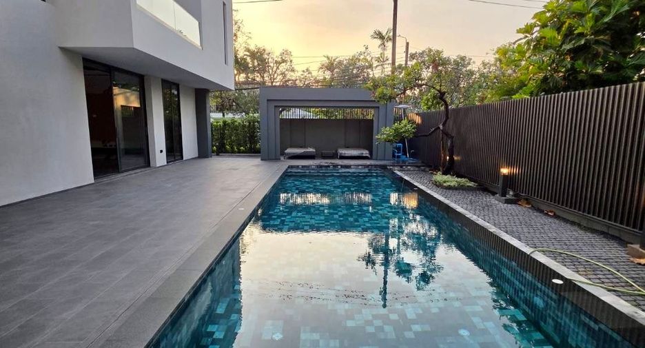 Casa en venta de 6 habitaciones en Suan Luang, Bangkok