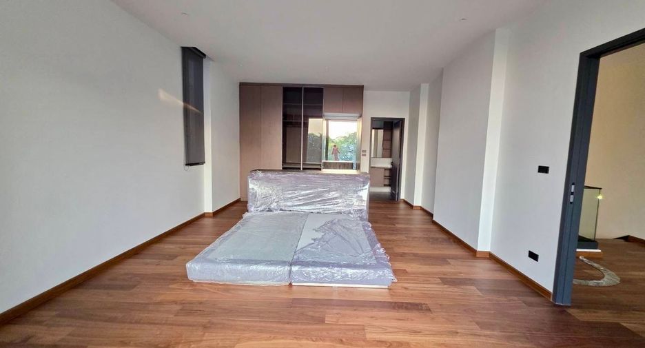 Casa en venta de 6 habitaciones en Suan Luang, Bangkok
