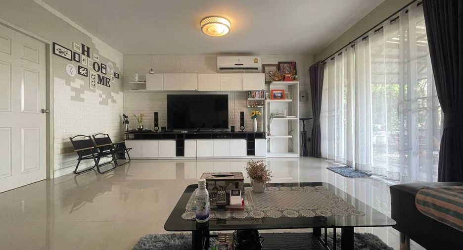 Casa en alquiler de 5 habitaciones en San Kamphaeng, Chiang Mai