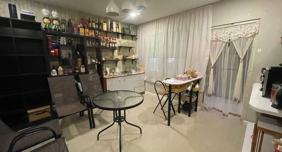 Casa en alquiler de 5 habitaciones en San Kamphaeng, Chiang Mai
