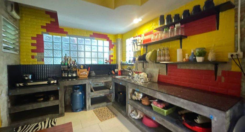 Casa en alquiler de 5 habitaciones en San Kamphaeng, Chiang Mai