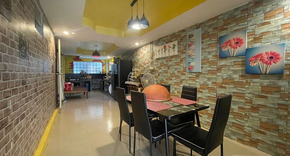 Casa en alquiler de 5 habitaciones en San Kamphaeng, Chiang Mai